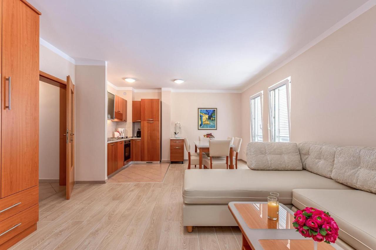 Apartments Villa Malin Malinska Esterno foto